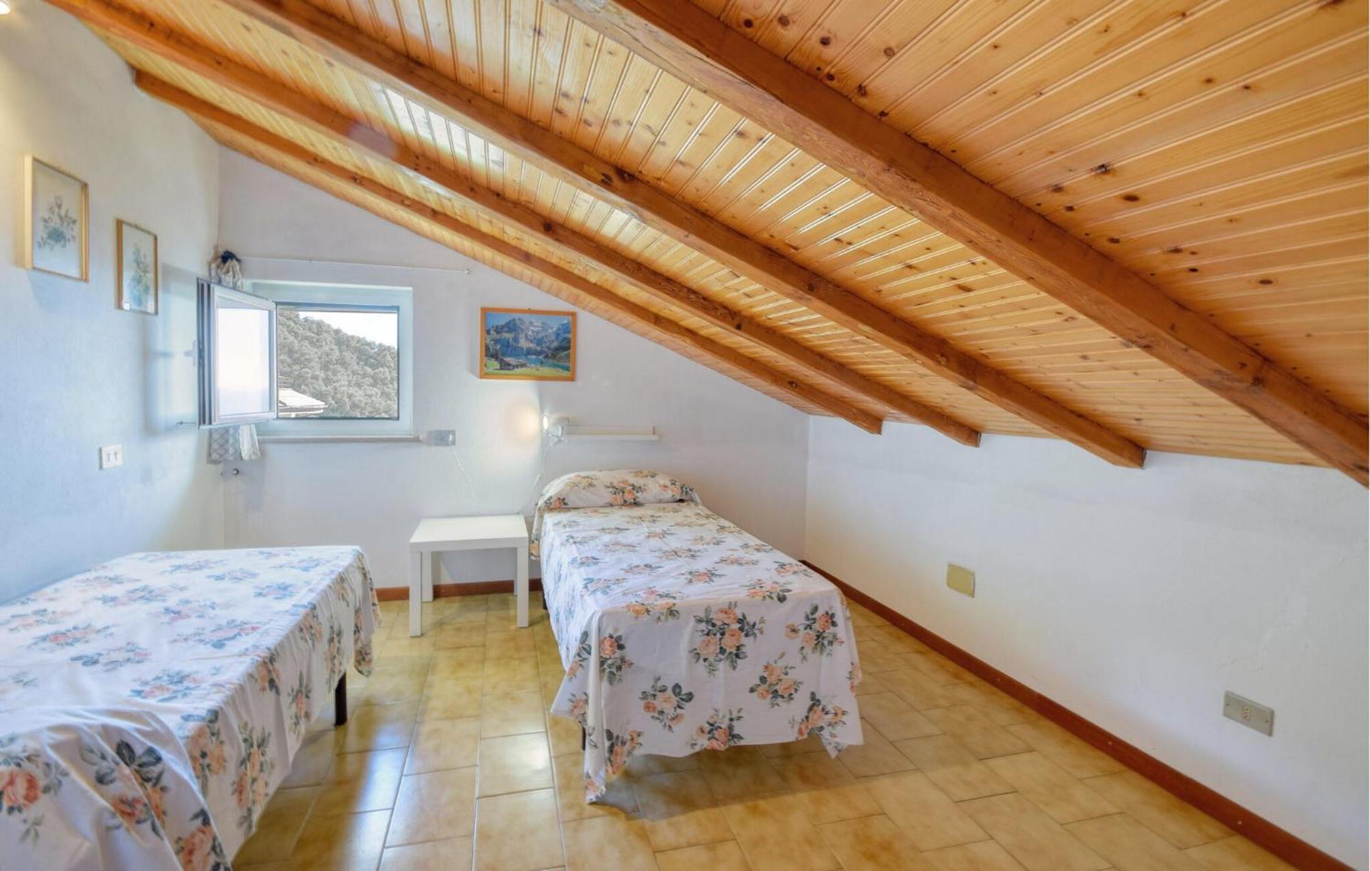 2 Bedroom Stunning Apartment In Moneglia Zewnętrze zdjęcie